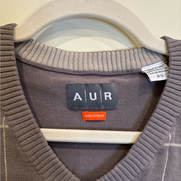 AUR - (AUDACIOUS) VEST IN A TAUPE COLOUR - Picture 2 of 5